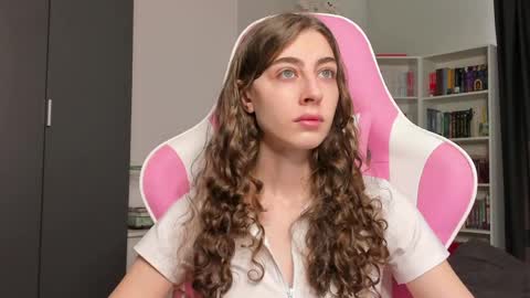 Sophie  next stream will be at Monday  i will wait you guys  online show from 05-19-26, 05:36