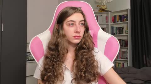 Sophie  next stream will be at Monday  i will wait you guys  online show from 06-05-26, 06:52