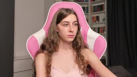 Snapshot of prettysomething chatting on 06-27-26, 12:22 Sophie next stream will be at Monday i will wait you guys online show from 06-27-26, 12:22