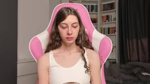 Snapshot of prettysomething chatting on 07-11-26, 05:54 Sophie next stream will be at Monday i will wait you guys online show from 07-11-26, 05:54
