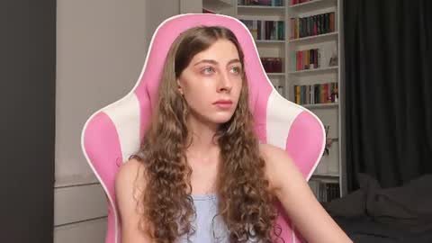 Snapshot of prettysomething chatting on 07-14-26, 10:21 Sophie next stream will be at Monday i will wait you guys online show from 07-14-26, 10:21