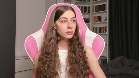 Snapshot of prettysomething chatting on 07-20-26, 06:38 Sophie next stream will be at Monday i will wait you guys online show from 07-20-26, 06:38