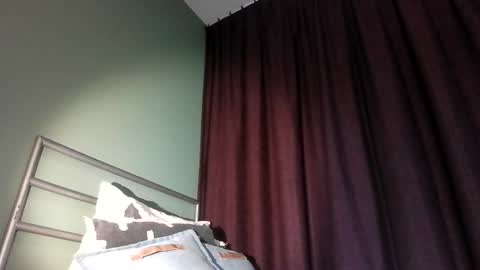 prieslucas068 online show from 07-18-26, 06:45