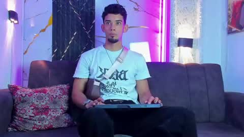 prince_arthur77 online show from 07-05-26, 04:03