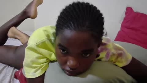 Snapshot of princess_scovia chatting on 03-20-26, 12:10 princess_scovia online show from 03-20-26, 12:10