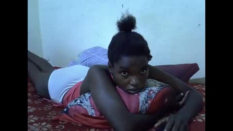 Snapshot of princess_scovia chatting on 05-26-26, 02:07 princess_scovia online show from 05-26-26, 02:07