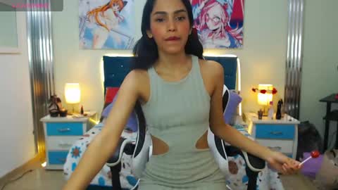princess_skinny18 online show from 04-16-26, 12:00