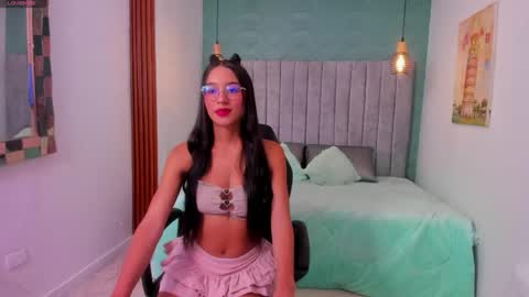 Mia online show from 05-11-26, 02:28