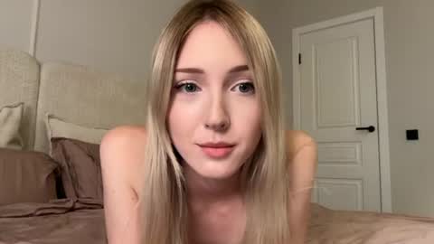Snapshot of princessmood chatting on 07-12-26, 04:42 Kate online show from 07-12-26, 04:42