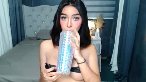 Snapshot of princessofcums69 chatting on 10-02-25, 10:55 Love online show from 10-02-25, 10:55