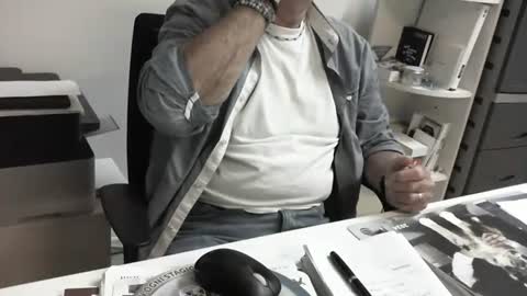 mature hairy guy online show from 09-18-25, 04:53