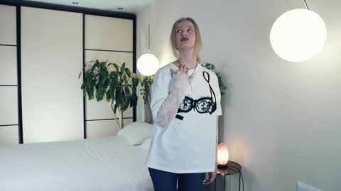 Snapshot of prudencebunyan chatting on 03-12-25, 01:51 prudencebunyan online show from 03-12-25, 01:51