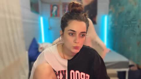 Queen of Pain online show from 03-03-26, 01:23