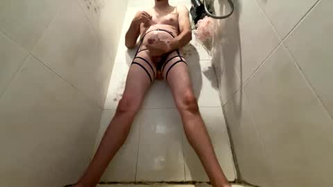 puffnplayla420 online show from 10-10-25, 05:45