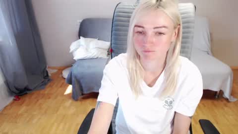 Polly online show from 07-05-26, 04:52