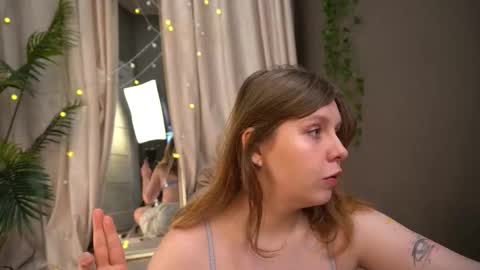 constant schedule Wednesday  Friday  Saturday  Sunday  The Rosemarie online show from 02-25-26, 05:28