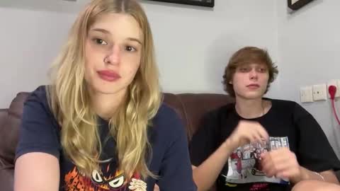 Snapshot of pussymoneywet chatting on 03-03-26, 04:46 Lina online show from 03-03-26, 04:46