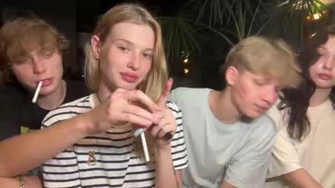 Snapshot of pussymoneywet chatting on 03-04-26, 01:39 Lina online show from 03-04-26, 01:39