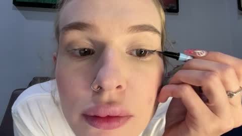 Snapshot of pussymoneywet chatting on 03-09-26, 07:40 Lina online show from 03-09-26, 07:40