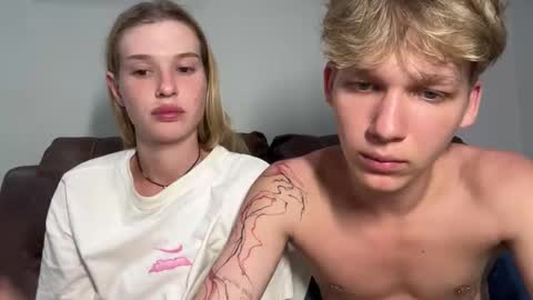 Snapshot of pussymoneywet chatting on 03-16-26, 07:45 Lina online show from 03-16-26, 07:45