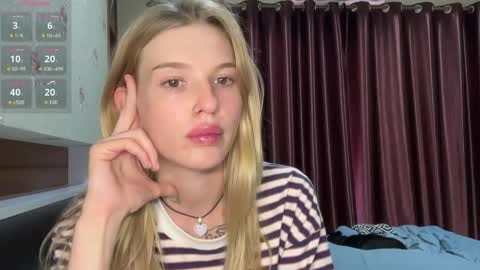 Snapshot of pussymoneywet chatting on 04-11-26, 07:45 Lina online show from 04-11-26, 07:45