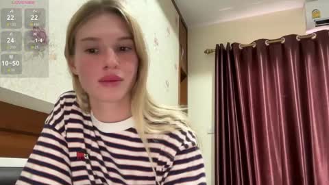 Snapshot of pussymoneywet chatting on 04-12-26, 04:39 Lina online show from 04-12-26, 04:39