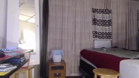 Snapshot of putiputi4u chatting on 12-22-25, 11:57 putiputi4u online show from 12-22-25, 11:57