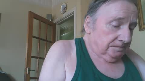 Snapshot of quathead chatting on 07-14-26, 01:28 quathead online show from 07-14-26, 01:28