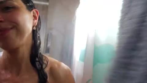 Snapshot of queen899999 chatting on 06-29-26, 06:52 HI IM SWEET Privates are OPEN online show from 06-29-26, 06:52