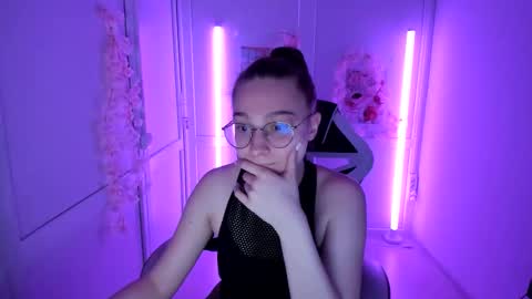 Amelie online show from 05-22-26, 09:04