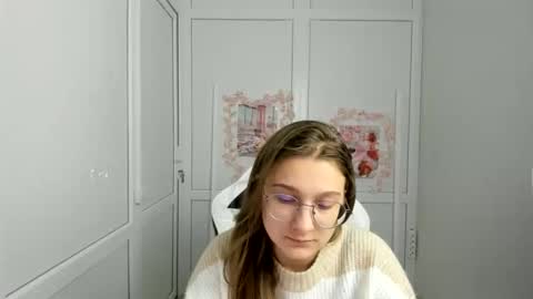 Amelie online show from 05-28-26, 08:33