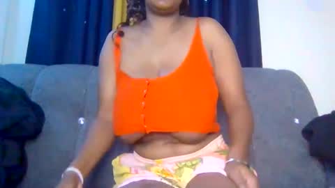 Snapshot of queen_doli chatting on 06-04-26, 07:47 queen_doli online show from 06-04-26, 07:47
