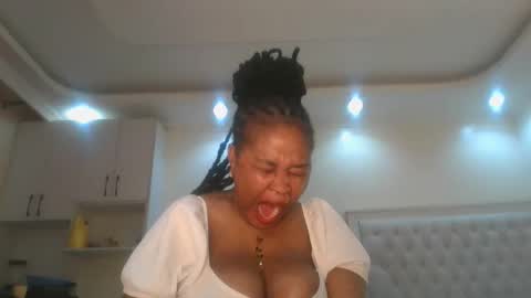 Queen kikih online show from 05-16-26, 12:18