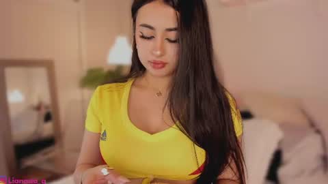 Liana  online show from 07-04-26, 05:24