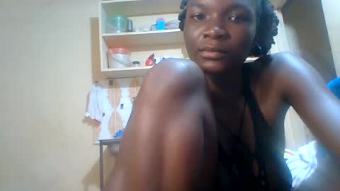 queenate581501024 online show from 07-15-26, 12:27