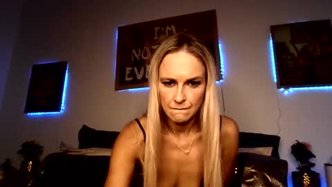 queenb6969694u online show from 03-10-26, 04:12