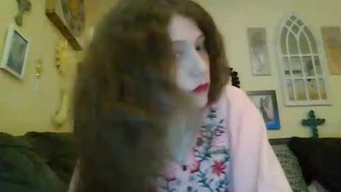 queencrimsonlvx online show from 04-20-26, 01:19