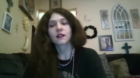 queencrimsonlvx online show from 05-03-26, 10:32