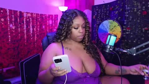 Queen Cherise Roze online show from 02-18-26, 03:52