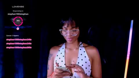 Snapshot of queendom_ing chatting on 06-12-26, 04:06 Sweet Goddess online show from 06-12-26, 04:06
