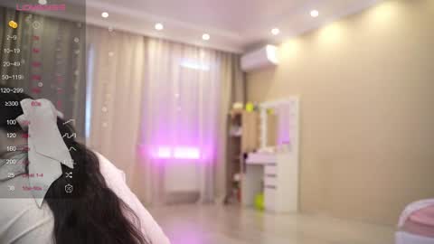 Nelly  INSTA  queenelia  online show from 04-11-26, 10:52