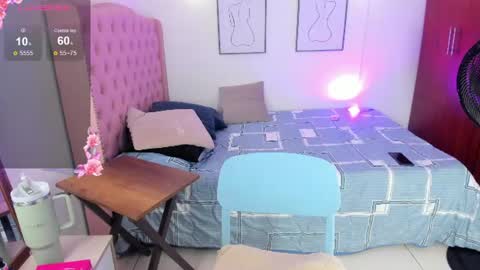 Snapshot of queenlatina10 chatting on 06-22-26, 12:13 Andrea online show from 06-22-26, 12:13