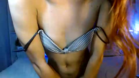queennira online show from 05-07-26, 03:45