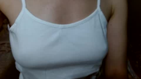 Snapshot of queenoftenderness chatting on 07-10-26, 07:16 queenoftenderness online show from 07-10-26, 07:16