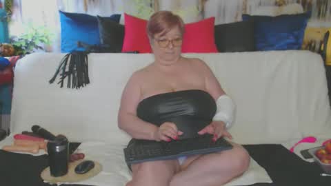 QueenPammy online show from 05-16-26, 06:21