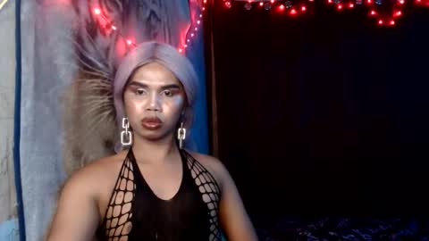 queenpinayebony_xx online show from 05-28-26, 03:09
