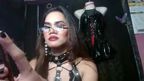 VeinyDickWoman online show from 05-20-26, 10:32