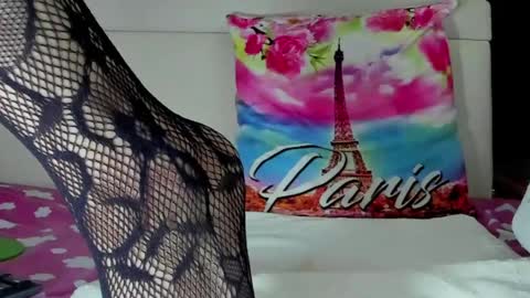 Snapshot of queenx_squirt chatting on 05-01-26, 12:04 ZAFIRO online show from 05-01-26, 12:04