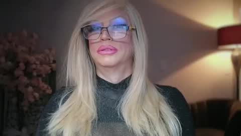 ViVaLuvLicious online show from 02-13-26, 01:45