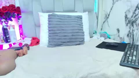 Snapshot of rachele_x chatting on 07-03-26, 11:27 Rachel online show from 07-03-26, 11:27